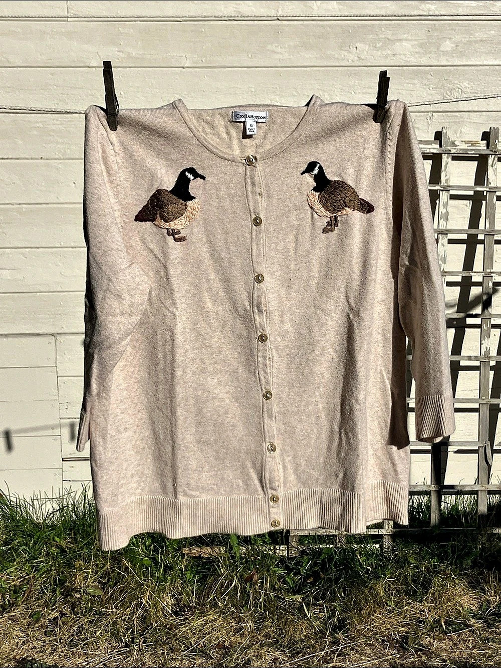 Croft & Barrow Embroidered goose Cardigan in Beige Medium Like New